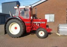 Hinterrad-Traktoren International Harvester 743