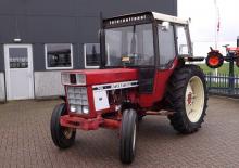 Hinterrad-Traktoren International 744