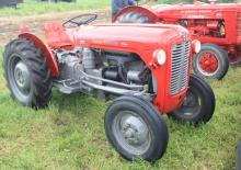 Hinterrad-Traktoren Massey Ferguson 835