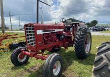 Hinterrad-Traktoren International Harvester 856