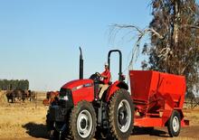 Hinterrad-Traktoren Case IH Farmall 140A