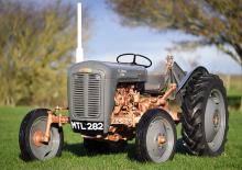 Hinterrad-Traktoren Massey Ferguson FE-35