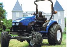 Kommunale Mehrzweckfahrzeuge Diesel New Holland TC 18 D