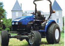 Kommunale Mehrzweckfahrzeuge Diesel New Holland TC 21 D