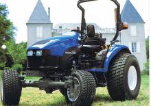 Kommunale Mehrzweckfahrzeuge Diesel New Holland TC 27 D