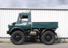 Kommunale Mehrzweckfahrzeuge Diesel Unimog U 2400