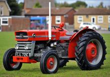 Hinterrad-Traktoren Massey Ferguson 135