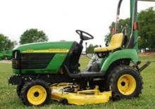 Kommunale Schlepper John Deere 2210