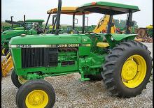 Kommunale Schlepper John Deere 2355