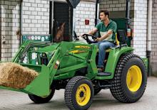 Kommunale Schlepper John Deere 3520