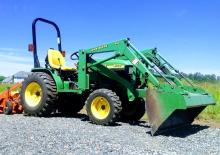 Kommunale Schlepper John Deere 4100