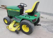 Kommunale Schlepper John Deere 455