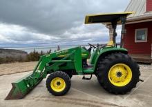 Kommunale Schlepper John Deere 4700