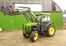Kommunale Schlepper John Deere 5300N