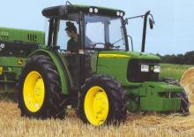 Kommunale Schlepper John Deere 5515 V