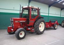 Hinterrad-Traktoren International Harvester 885