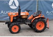 Kommunale Schlepper Kubota B7100