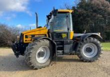 Kommunale Schlepper JCB Fastrac 2135