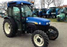Kommunale Schlepper New Holland TN 75 FA