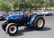 Kommunale Schlepper New Holland TN 95 FA