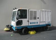 Kompaktkehrmaschinen Tennant 830 II