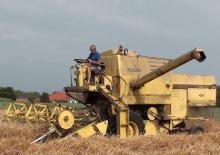 Mähdrescher New Holland Clayson M 133