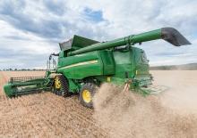 Mähdrescher John Deere T 560 HM
