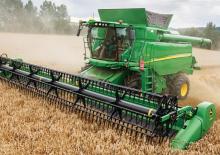 Mähdrescher John Deere T 670