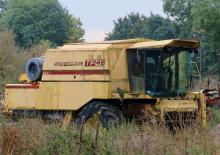 Mähdrescher Ford-NH TF 46