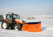 Mehrschar-Schneepflüge Hauer SRS-3 3000*