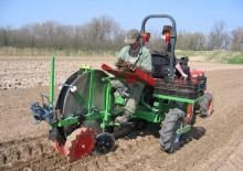 Pflanzmaschinen Basrijs Discplanter with conveyer belt