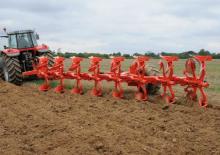 Pflüge Kuhn Multi-Leader 8 NSH