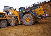 Radlader Komatsu WA900-3