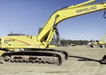 Raupenbagger New Holland EC270