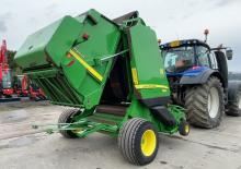 Rundballenpressen John Deere 582 Premium