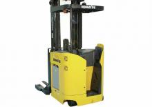 Schmalgang-Gabelstapler VNA Komatsu FR15K-3