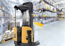 Schubstapler Elektro Caterpillar NR15