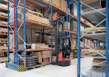 Schubstapler Elektro Linde R17X HD triplex