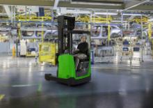 Schubstapler Elektro Cesab R325