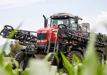 Selbstfahrende Feldspritzen Massey Ferguson MF 9335 Plus