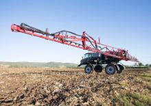 Selbstfahrende Feldspritzen Case IH Patriot 2230