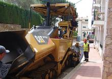 Straßenfertiger auf Ketten Caterpillar AP655D