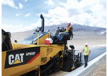Straßenfertiger auf Ketten Caterpillar AP655F