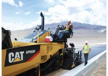 Straßenfertiger auf Ketten Caterpillar AP655F