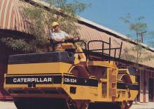 Tandem-Vibrowalzen Caterpillar CB-534