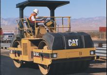 Tandem-Vibrowalzen Caterpillar CB-534C
