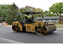 Tandem-Vibrowalzen Caterpillar CB15