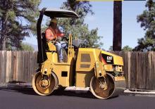 Tandem-Vibrowalzen Caterpillar CB22