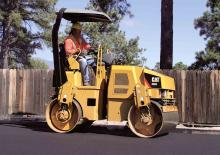 Tandem-Vibrowalzen Caterpillar CB24