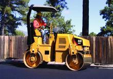 Tandem-Vibrowalzen Caterpillar CB32